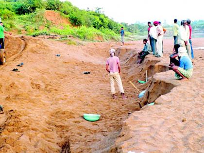The auction of sand ghats will take place only after the public hearing | जनसुनावणीनंतरच होणार रेती घाटांचे लिलाव The auction of sand ghats will take place only after the public hearing | जनसुनावणीनंतरच होणार रेती घाटांचे लिलाव