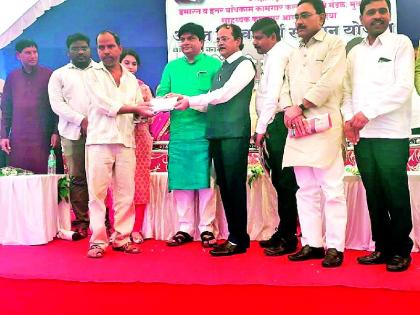 Distribution of registration certificate to five thousand workers | पाच हजार कामगारांना नोंदणी प्रमाणपत्र वाटप