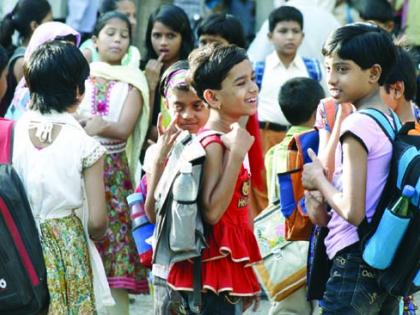  Honorable students welcome | विद्यार्थ्यांच्या स्वागताला मान्यवर