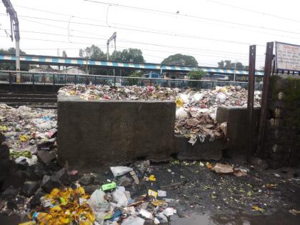 Ugandhi in Igatpuri railway station | इगतपुरी रेल्वेस्थानकात दुर्गंधी