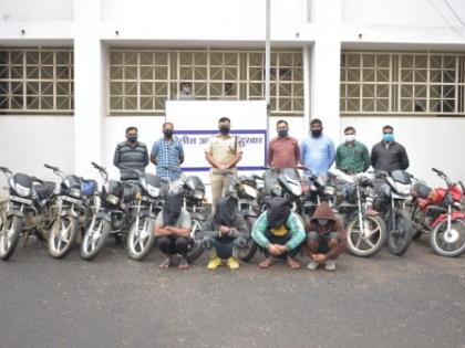 Sunny and his accomplices stole 11 two-wheelers | सनीसह साथीदारांनी चोरल्या ११ दुचाकी Sunny and his accomplices stole 11 two-wheelers | सनीसह साथीदारांनी चोरल्या ११ दुचाकी