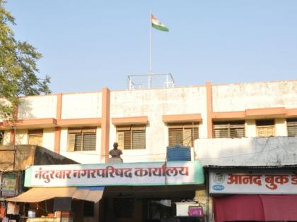 Delete the large Marutinjak pillows only after the cleaning rankings | मोठा मारुतीनजीकचे उकिरडे हटवा नंतरच स्वच्छता रँकींगच्या वल्गना करा Delete the large Marutinjak pillows only after the cleaning rankings | मोठा मारुतीनजीकचे उकिरडे हटवा नंतरच स्वच्छता रँकींगच्या वल्गना करा