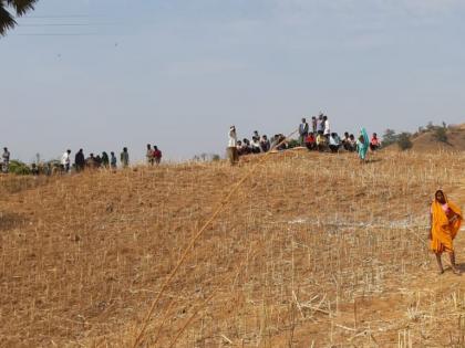 Eight km pipet of Piprikar within the village | गावांतर्गत पिप्रीकरांची आठ कि.मी.पायपीट Eight km pipet of Piprikar within the village | गावांतर्गत पिप्रीकरांची आठ कि.मी.पायपीट