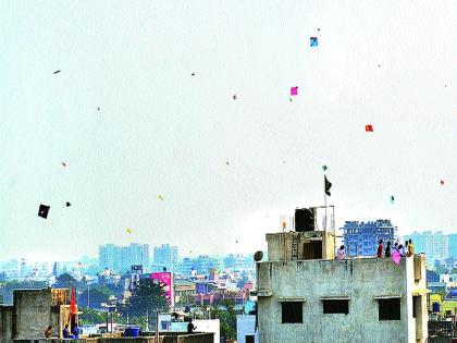 Sweetness of sesame seeds; Kite flying | तिळाचा गोडवा; पतंगबाजीची धूम