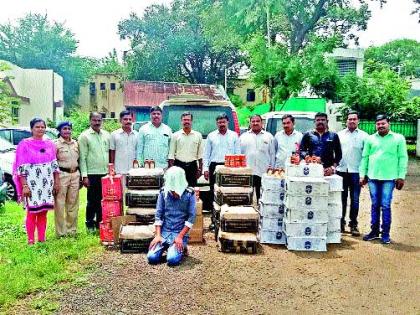  Two lakh foreign liquor seized in Surgana taluka | सुरगाणा तालुक्यात दोन लाखांचे विदेशी मद्य जप्त