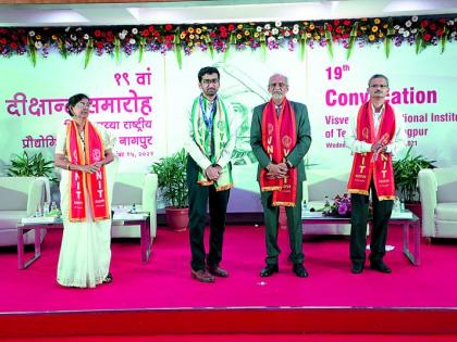 Educational institutions should change the face of Vidarbha; 19th Convocation Ceremony at VNIT | शैक्षणिक संस्थांनी विदर्भाचा चेहरामोहरा बदलावा; व्हीएनआयटीत १९ व्या दीक्षांत समारंभाचे आयोजन