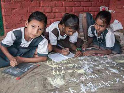 Teachers attend Melghat only twice a week | मेळघाटात शिक्षकांची आठवड्यातून फक्त दोनदा हजेरी