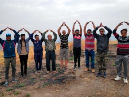 Worship of Laling Fort performed by environmentalists | पर्यावरण प्रेमींनी केले लळींग किल्ल्याचे पूजन Worship of Laling Fort performed by environmentalists | पर्यावरण प्रेमींनी केले लळींग किल्ल्याचे पूजन