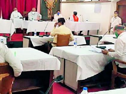 The issue of purchase of Gajla spray machine in the Standing Committee | स्थायी समितीत गाजला फवारणी यंत्र खरेदीचा मुद्दा The issue of purchase of Gajla spray machine in the Standing Committee | स्थायी समितीत गाजला फवारणी यंत्र खरेदीचा मुद्दा
