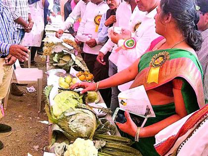 Public awareness through Animal Expo at Adyal | अड्याळ येथे पशुपक्षी प्रदर्शनातून जनजागृती