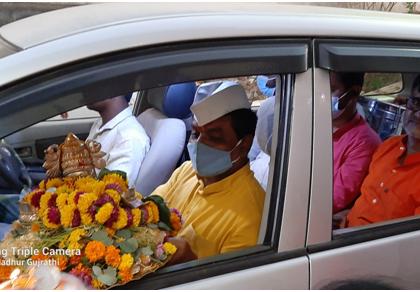 Thousands of devotees bow at the feet of Renukamata at Chandwad | चांदवडला रेणुकामातेच्या चरणी हजारो भक्त नतमस्तक