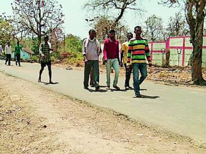 Naxalites made sloganeously voted to vote | नक्षली आवाहन झुगारून केले मतदान Naxalites made sloganeously voted to vote | नक्षली आवाहन झुगारून केले मतदान