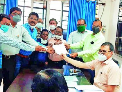 Remove the Bagas tribals from the government | बाेगस आदिवासींना शासकीय नाेकरीतून हटवा Remove the Bagas tribals from the government | बाेगस आदिवासींना शासकीय नाेकरीतून हटवा