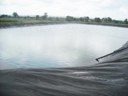 Farm ponds photo uploading is incomplete | शेततळ्यांचे फोटो अपलोडिंग अपूर्ण