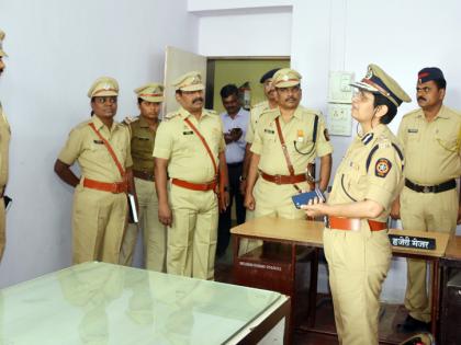 Upper IGP visits SP office | अप्पर पोलीस महानिरीक्षकांकडून मुख्यालयात तपासणी