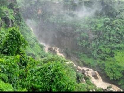 The waterfalls in Satpuda overflowed | सातपुड्यातील धबधबे ओसंडले The waterfalls in Satpuda overflowed | सातपुड्यातील धबधबे ओसंडले