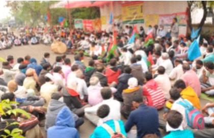 Symbolic fast in support of the farmers' movement in Nandurbar | नंदुरबारला शेतकरी आंदोलनाला पाठींब्यासाठी लाक्षणीक उपोषण