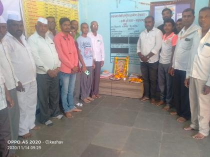 Community Lakshmi Pujan at Vikharani Gram Panchayat Office | विखरणी ग्रामपंचायत कार्यालयात सामुदायिक लक्ष्मीपूजन