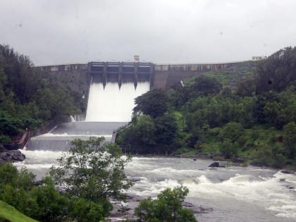 34.05 TMC water reservoir in Varna dam and 103.08 TMC in Koyna dam | वारणा धरणात 34.05 तर कोयना धरणामध्ये 103.08 टी.एम.सी पाणीसाठा