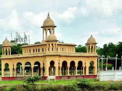 There are no information boards in front of the historical heritage sites in Nagpur | नागपुरातील ऐतिहासिक वारसास्थळांसमोर माहितीफलकच नाहीत