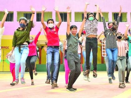 Neither the school, nor the direct results of the exams batted the students of the tenth | ना शाळा, ना परीक्षा थेट निकाल दहावीच्या विद्यार्थ्यांची बल्ले बल्ले