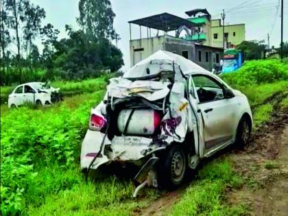 accident caused by over-taking on the wrong side | चुकीच्या बाजूने केलेल्या ' ओव्हर टेकिंग' मुळे झाला घात