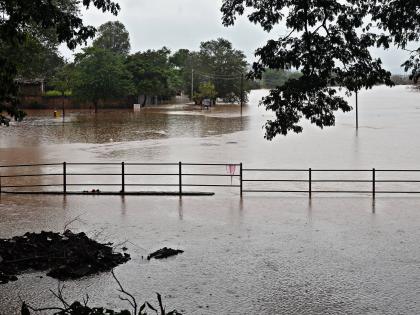 8 mm rainfall in Gaganbawda taluka | जिल्ह्यातील १४ बंधारे अजूनही पाण्याखाली, अलमट्टीतून १,२३,७९७ क्युसेकने विसर्ग