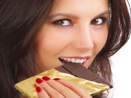 These are the healthy benefits of eating dark chocolate | डार्क चॉकलेट खाण्याचे हे आहेत आरोग्यदायी फायदे