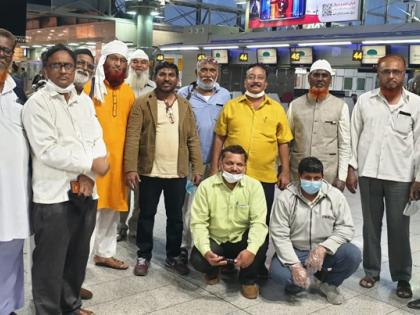 1 pilgrims from Akulooj returning from Iran to Rajasthan | coronavirus; इराणहून परतलेले अकलूजचे १२ यात्रेकरू राजस्थानात 