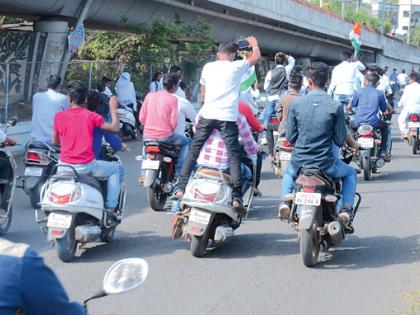 45 Police action on two wheelers | ४५ दुचाकीस्वारांवर पोलिसांची कारवाई 45 Police action on two wheelers | ४५ दुचाकीस्वारांवर पोलिसांची कारवाई