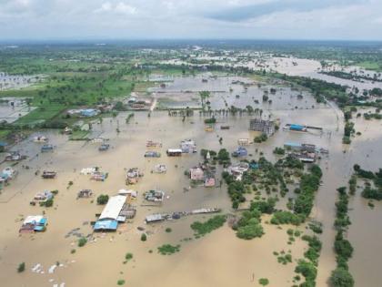 Bhandara besieged by Vainganga, Bhamragarh flooded by Pearlkota river | भंडाऱ्याला वैनगंगेचा वेढा, पर्लकोटा नदीमुळे भामरागड जलमय