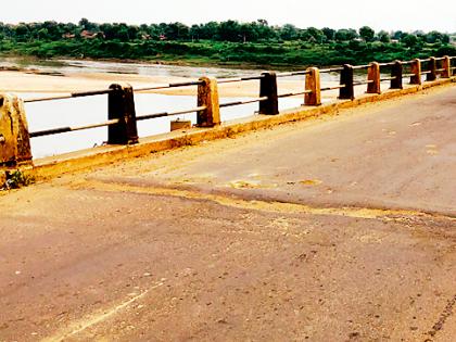 Haadre sits on the bridge of Wainganga | वैनगंगेच्या पुलाला बसतात हादरे