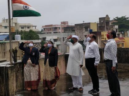 New Marathi school celebrates Independence Day | नवीन मराठी शाळेत स्वातंत्र्य दिन साजरा