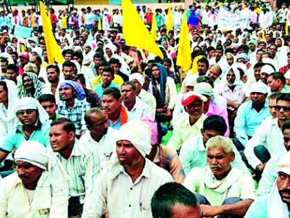 For the various demands, the respected tribe on the road | विविध मागण्यांसाठी माना जमात बांधव रस्त्यावर