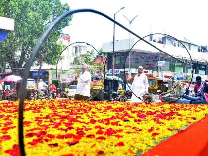 Record of Gandhiji's specimen's record Indian Book of Records: Nashik | गांधीजींच्या चष्म्याच्या प्रतिकृतीचा रेकॉर्ड इंडियन बुक आॅफ रेकॉर्ड : नाशिकच्या शिरपेचात मानाचा तुरा