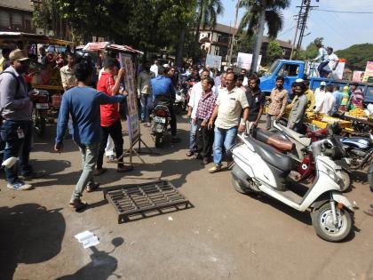 Flex board on road deleted by Satara municipality | सातारा पालिकेने हटविले रस्त्यावरील फ्लेक्स बोर्ड