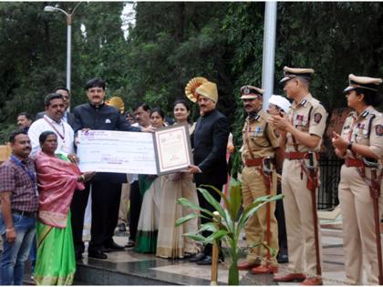  Rajdevwadi Gram Panchayats Saint Gadgebaba District Level Award | राजदेरवाडी ग्रामपंचायतीस संत गाडगेबाबा जिल्हास्तरीय पुरस्कार