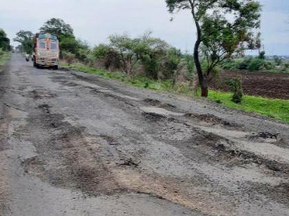 The 'wait' for the highway started within a month. | महिनाभरातच लागली महामार्गाची ‘वाट’