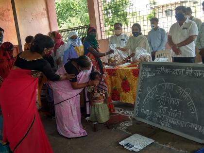 Distribution of nutritious food to Samangaon | सामानगावला पोषण आहाराचे वाटप