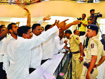 The police became headmaster in the teachers' meeting | शिक्षकांच्या सभेत पोलीस बनले हेडमास्तर