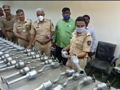 Interstate gang arrested for stealing car silencers | कारचे सायलेंन्सर चोरणारी आंतरराज्य टोळी जेरबंद