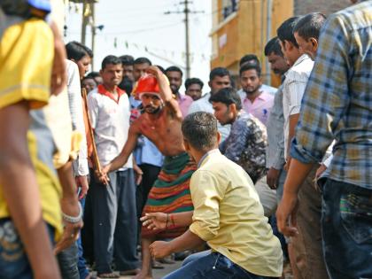 Kolhapur: In the presence of thousands of devotees, the crowning of the crown in the game of Udgan, the tradition of twelve hundred years | कोल्हापूर : हजारो भाविकांच्या उपस्थितीत उदगांवात रंगला मुकुट खेळ,  बाराशे वर्षाची परंपरा