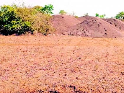 पोकलॅन्ड, ट्रक, ट्रेलरसह ११० ब्रास वाळू जप्त