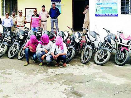 Two wheelers stolen from Amravati youth in Wardha | अमरावतीच्या युवकांकडून वर्धेत दुचाकींची चोरी