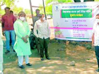 Seeds reached farm dams in 16 villages in Pusad taluka | पुसद तालुक्यात १६ गावांमधील शेताच्या बांधावर पोहोचले बियाणे Seeds reached farm dams in 16 villages in Pusad taluka | पुसद तालुक्यात १६ गावांमधील शेताच्या बांधावर पोहोचले बियाणे