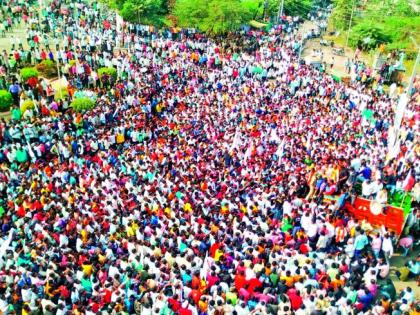 Huge outcry of Banjara brothers in Pusad | पुसदमध्ये बंजारा बांधवांचा विराट महाआक्रोश