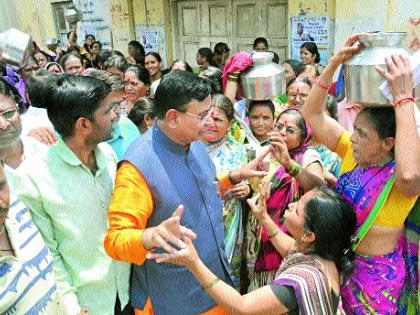 Aurangabad women's water rally | औरंगाबादच्या महिलांचा पाण्यासाठी मोर्चा