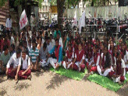 Taha of the students for water | पाण्यासाठी विद्यार्थ्यांचा टाहो