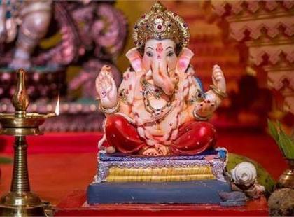 Good Decision, Celebrate Ganeshotsav in the temple itself without putting up a mandap by 50 Ganesh Mandals in Pune | कौतुकास्पद निर्णय; पुण्यातील ५० गणेश मंडळांचा मांडव न घालता मंदिरातच गणेशोत्सव साजरा करण्याचा निर्णय