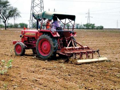 Mechanical tillage of agriculture beyond the reach of farmers; Bank of tools required | शेतीची यांत्रिक मशागत शेतकऱ्यांच्या आवाक्याबाहेर; अवजारांची बँक आवश्यक